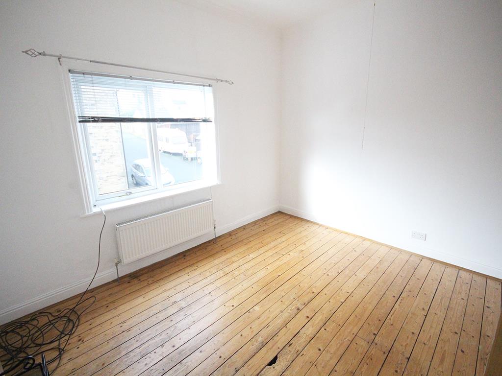 2 bedroom mid terrace house To Let in Barnoldswick - IMG_5363.jpg